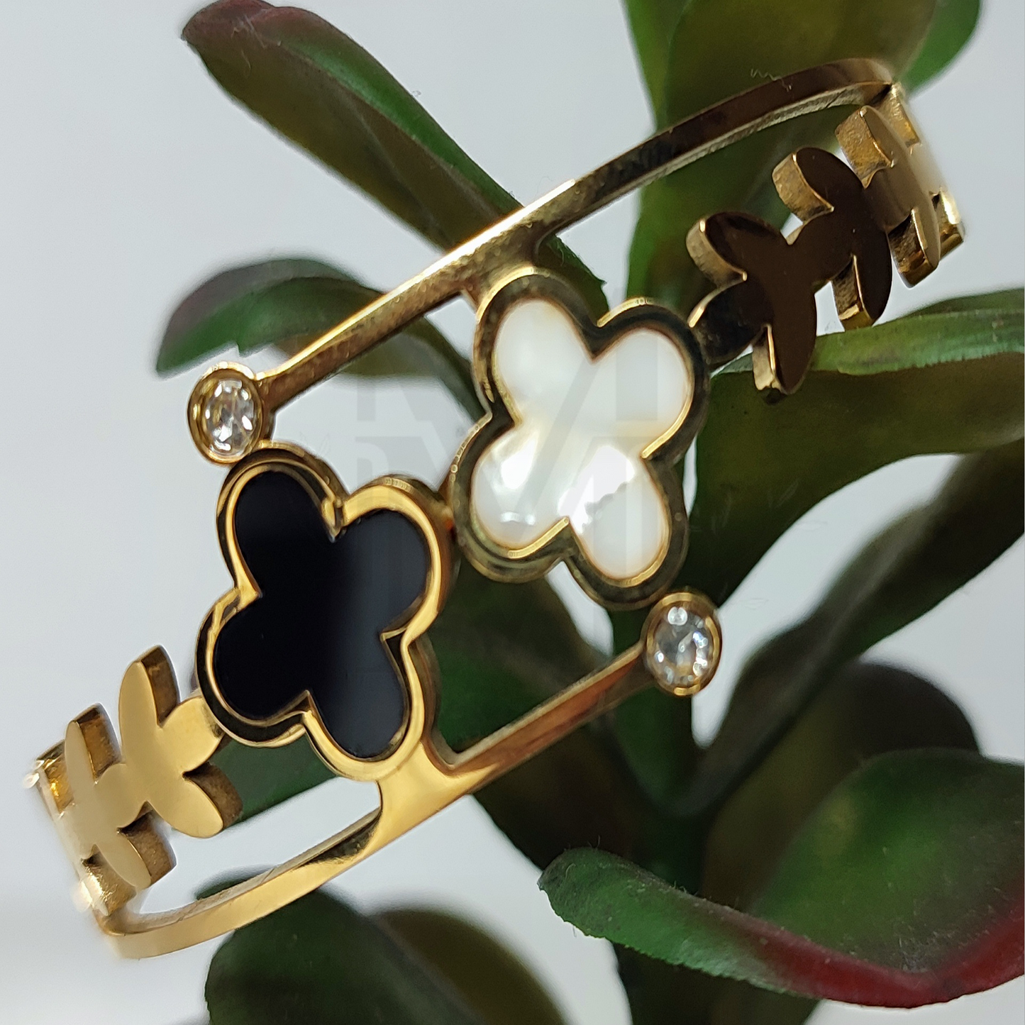 Elegant Clover Bangle with Gold Finish