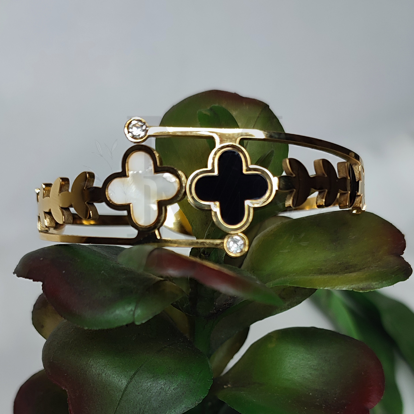 Elegant Clover Bangle with Gold Finish